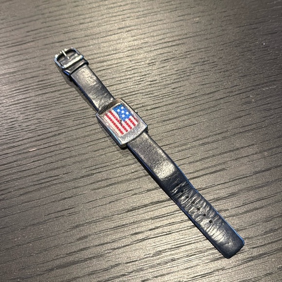 Fossil Women’s JR-8015 American Flag Comes with original fossil leather band - Picture 1 of 4